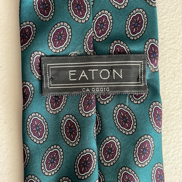 Eaton’s Silk tie foulard pattern - Picture 3 of 4